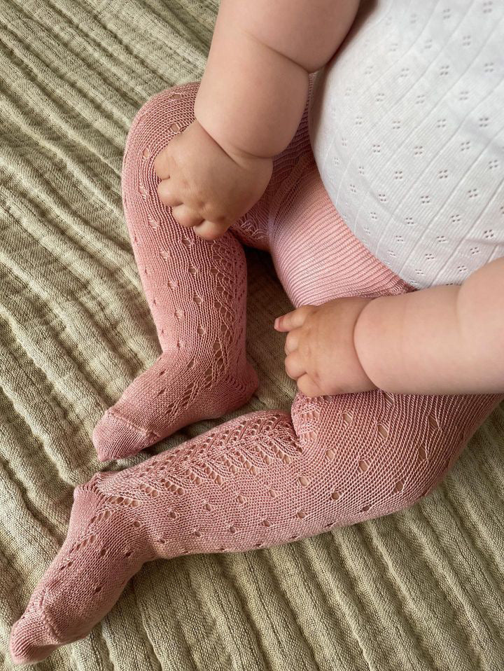 Prikkede Baby Strømpebukser i Pale Rose – Udsalg!
