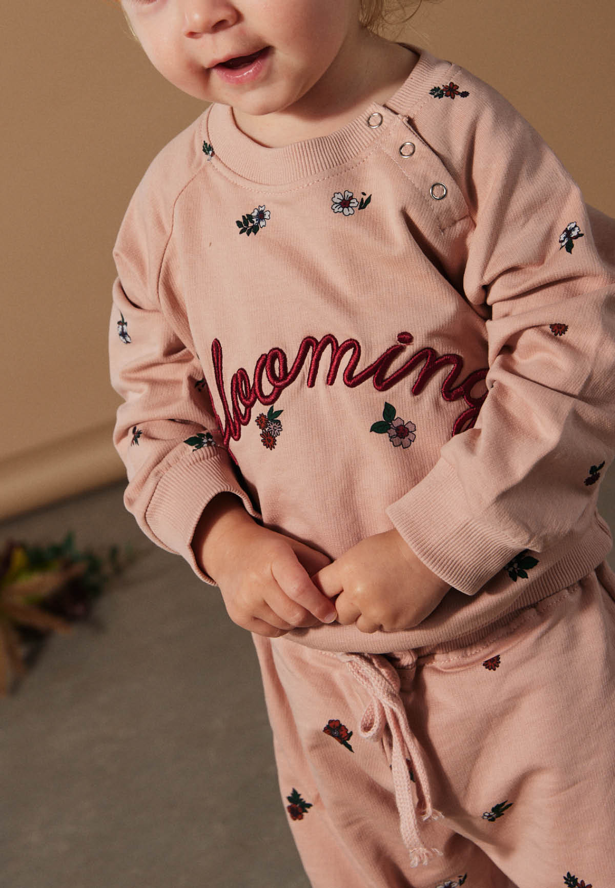 Ny Siblings Sweatshirt Dovie - Rose med Blomsterprint!