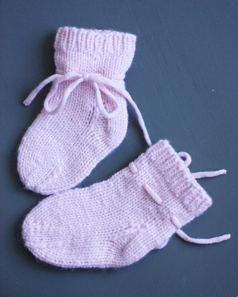 Luksuriøse Cashmere Babystrømper i Lyserød – Vinterudsalg