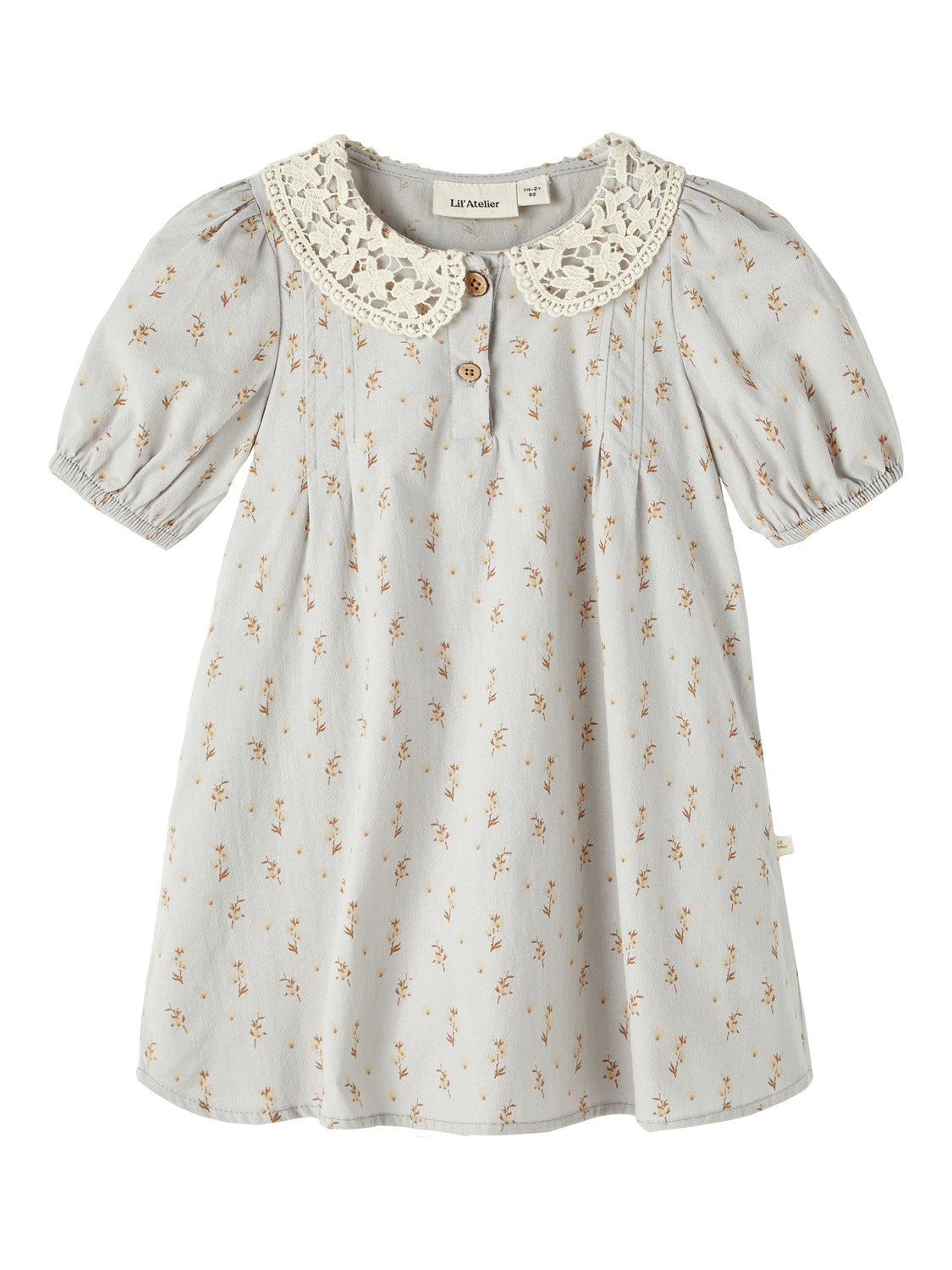 Lil Atelier Daisy Kjole – Økologisk Bomuld i Harbor Mist