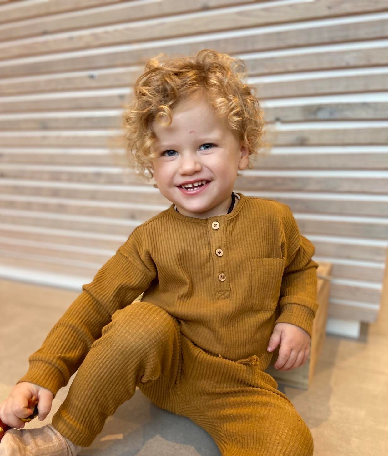Lil Atelier Rajo Boxy Top i Gylden Brun – Udsalg!