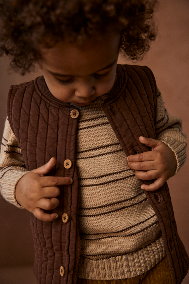 Lil Atelier Roger Strikbluse – Varm Sand – Must-have til Børn