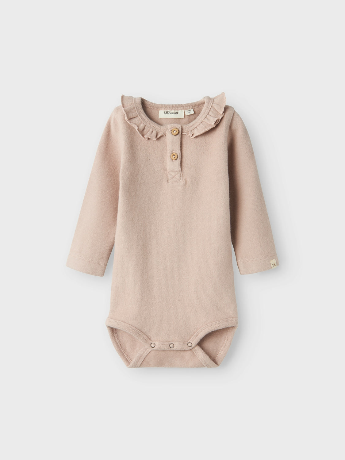 Elegant grå babybody fra Lil Atelier – Komfort og stil!