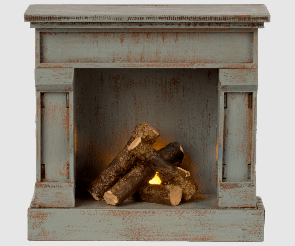 Maileg Miniature Pejs – Vintage Blå til Dukkehuset