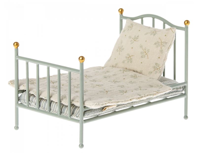 Maileg Vintage Seng i Mint – Perfekt til dit dukkehus!