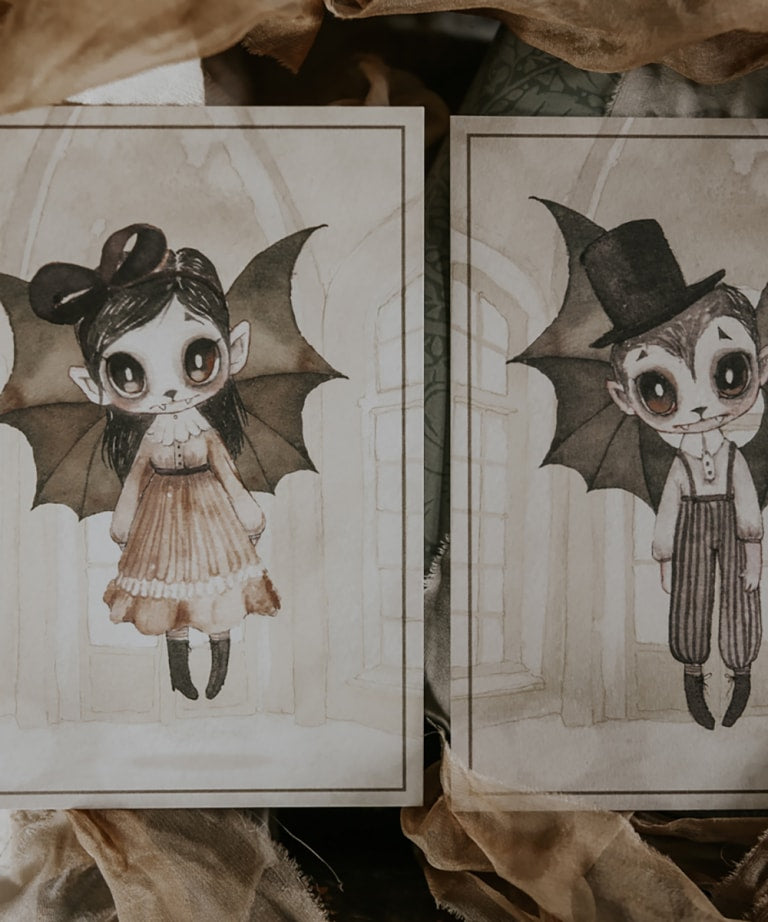 Håndtegnede Kort – The Boo Twins fra Mrs. Mighetto Tilbud