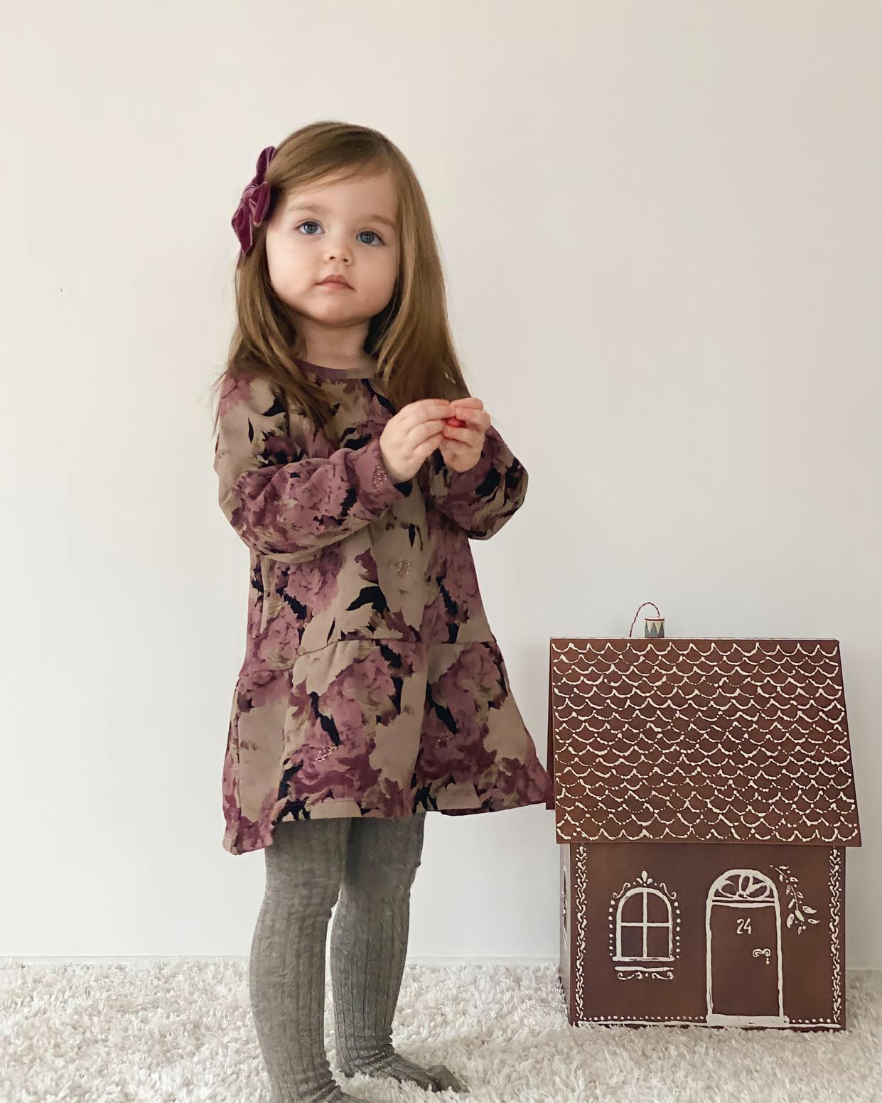 Sød Sweatkjole med Blomsterdesign fra Petit By Sofie Schnoor