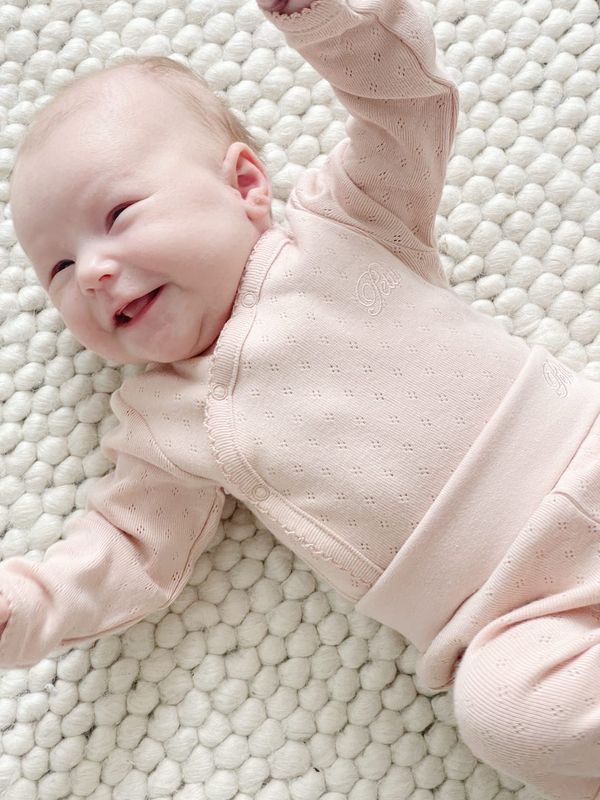 Petit By Sofie Schnoor Nyfødt Body – Lyserød Elegance
